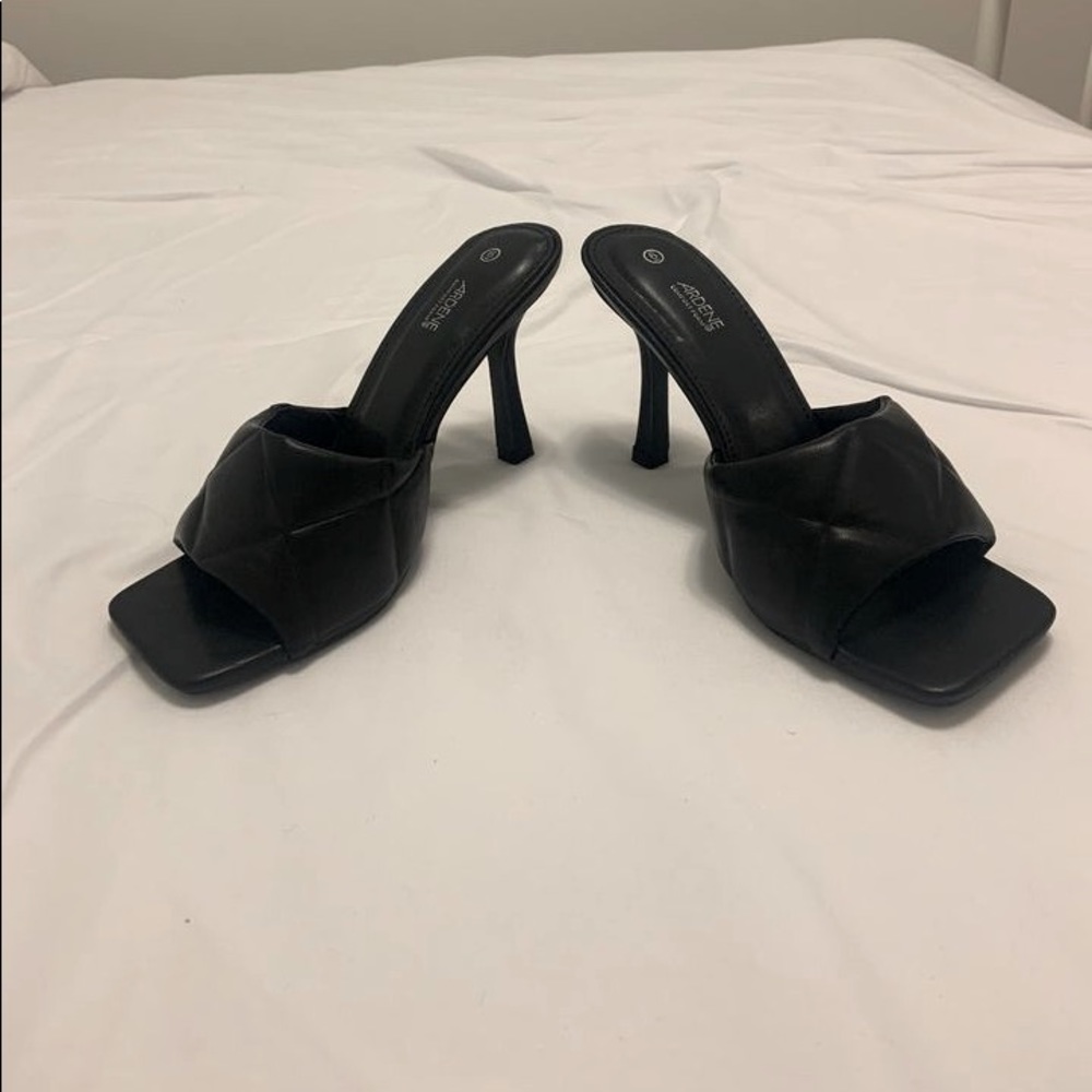 Brand New Ardene Slides - Never Worn!